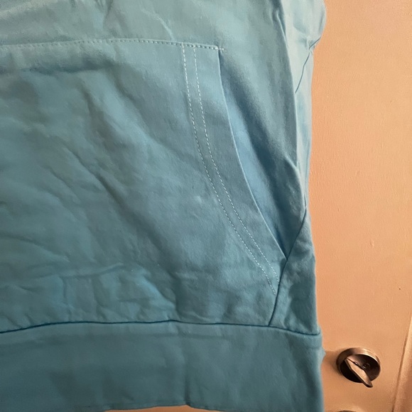 NWT NCAA Basketball March Madness Drawstring Short Sleeve Hoodie w Pocket. - Picture 3 of 5